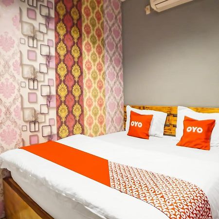 Oyo 990 Stadion Residence Syariah Medan Eksteriør bilde