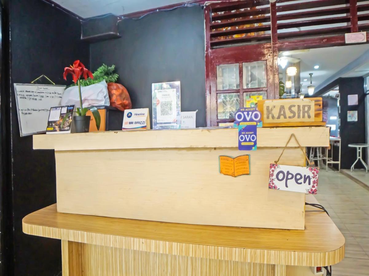 Oyo 990 Stadion Residence Syariah Medan Eksteriør bilde