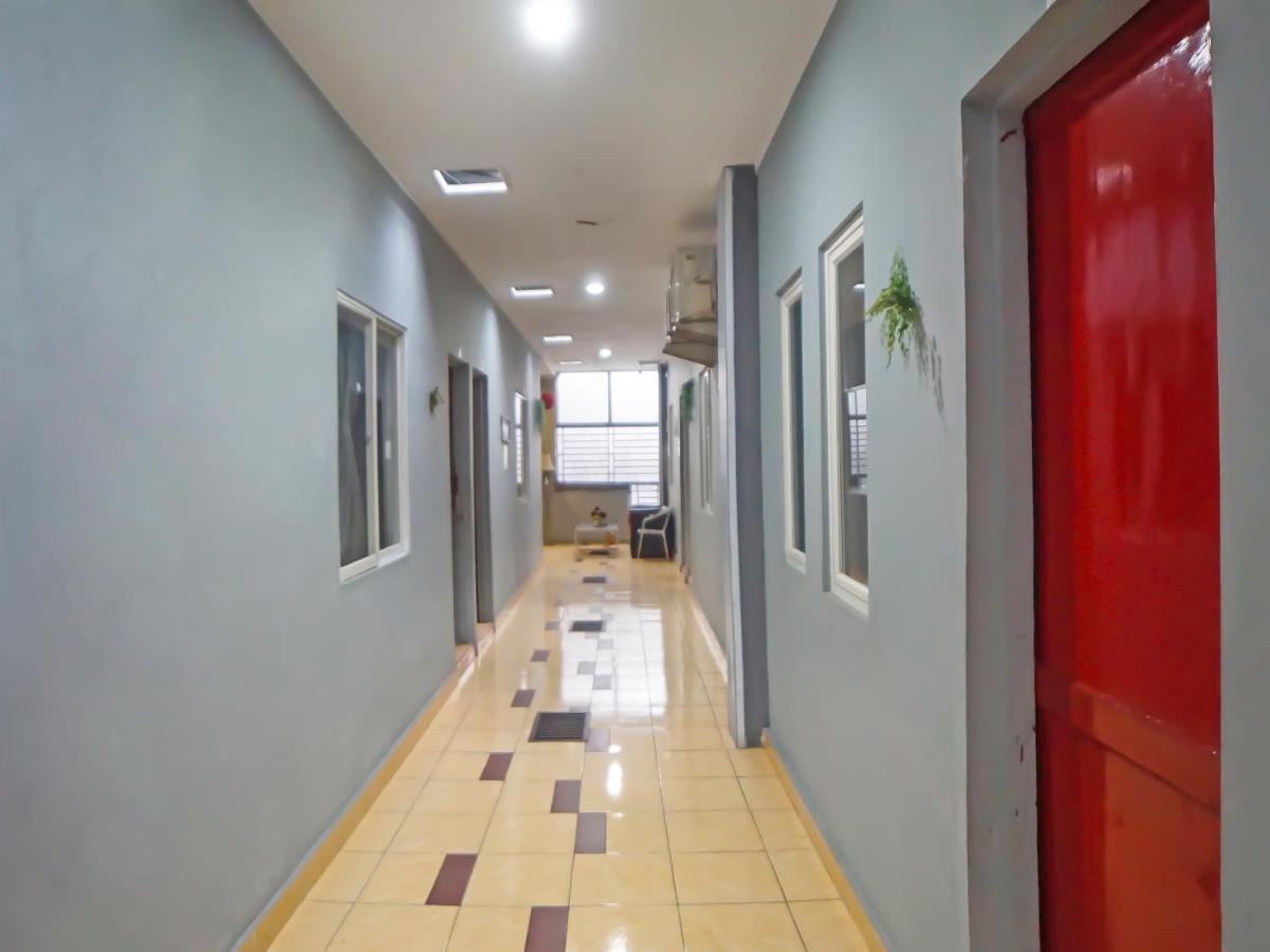 Oyo 990 Stadion Residence Syariah Medan Eksteriør bilde