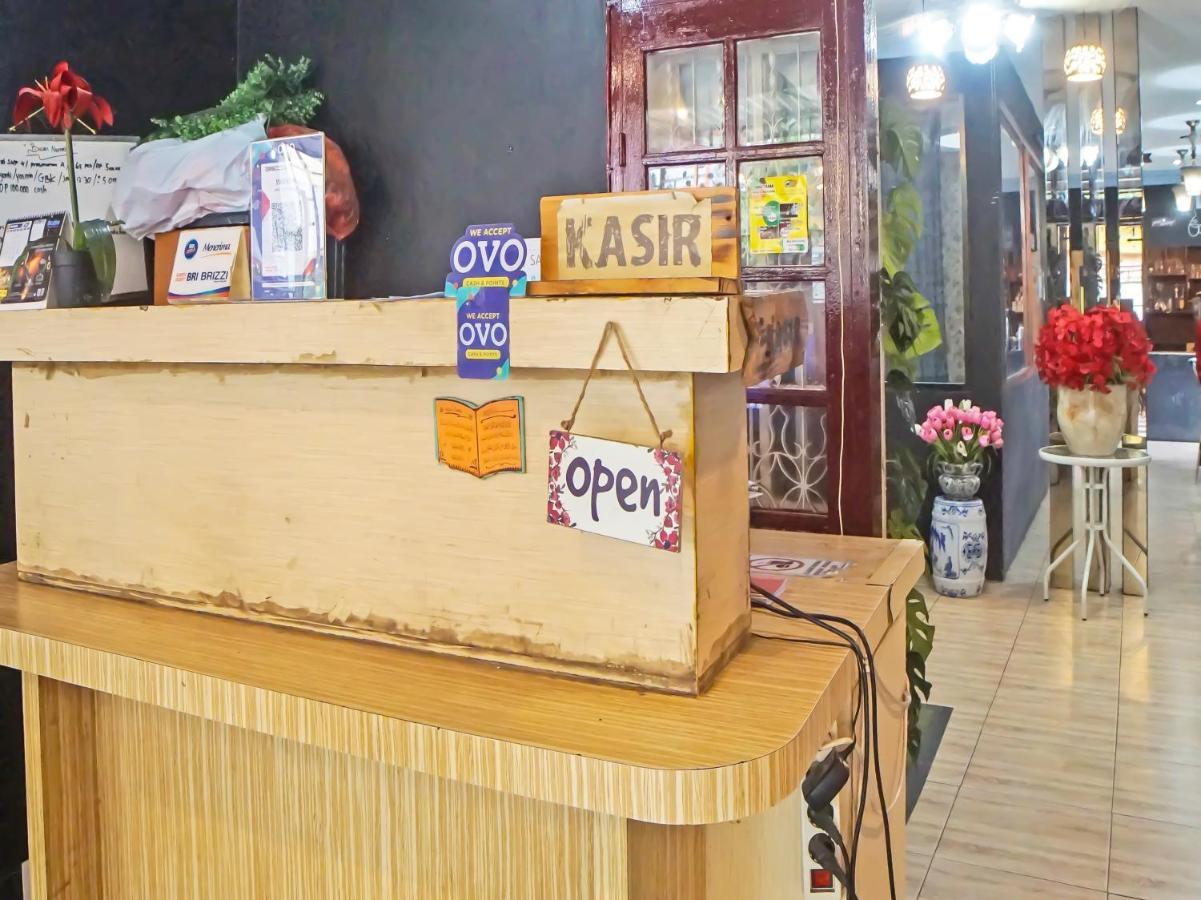 Oyo 990 Stadion Residence Syariah Medan Eksteriør bilde
