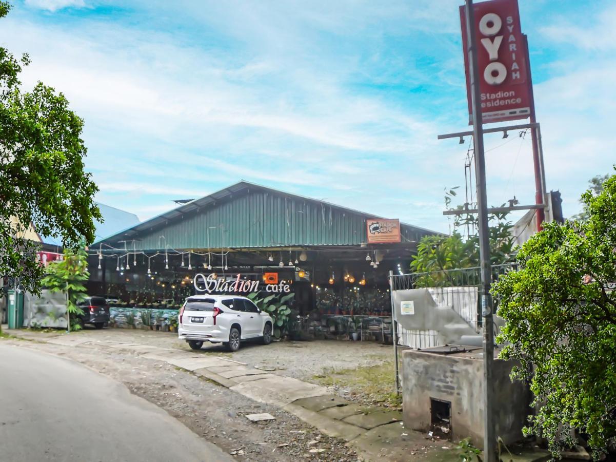 Oyo 990 Stadion Residence Syariah Medan Eksteriør bilde