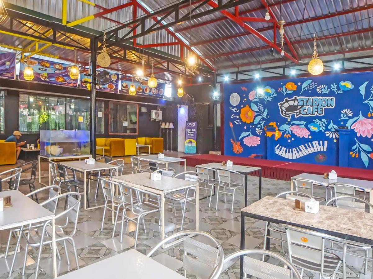 Oyo 990 Stadion Residence Syariah Medan Eksteriør bilde
