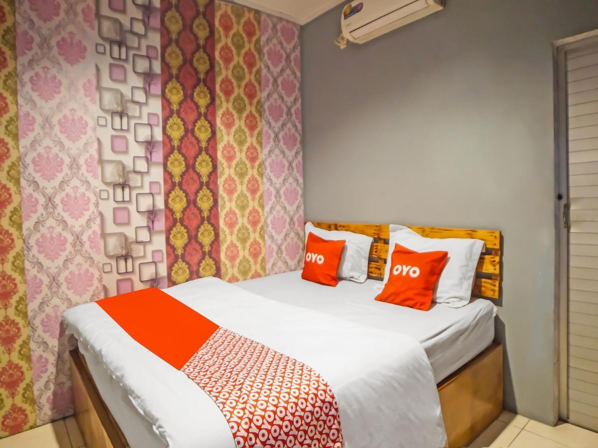 Oyo 990 Stadion Residence Syariah Medan Eksteriør bilde