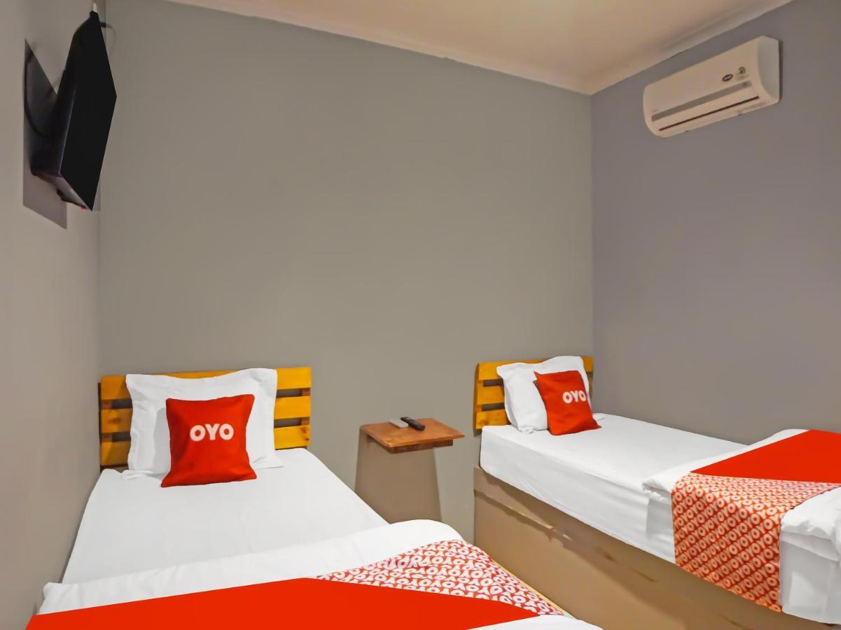 Oyo 990 Stadion Residence Syariah Medan Eksteriør bilde