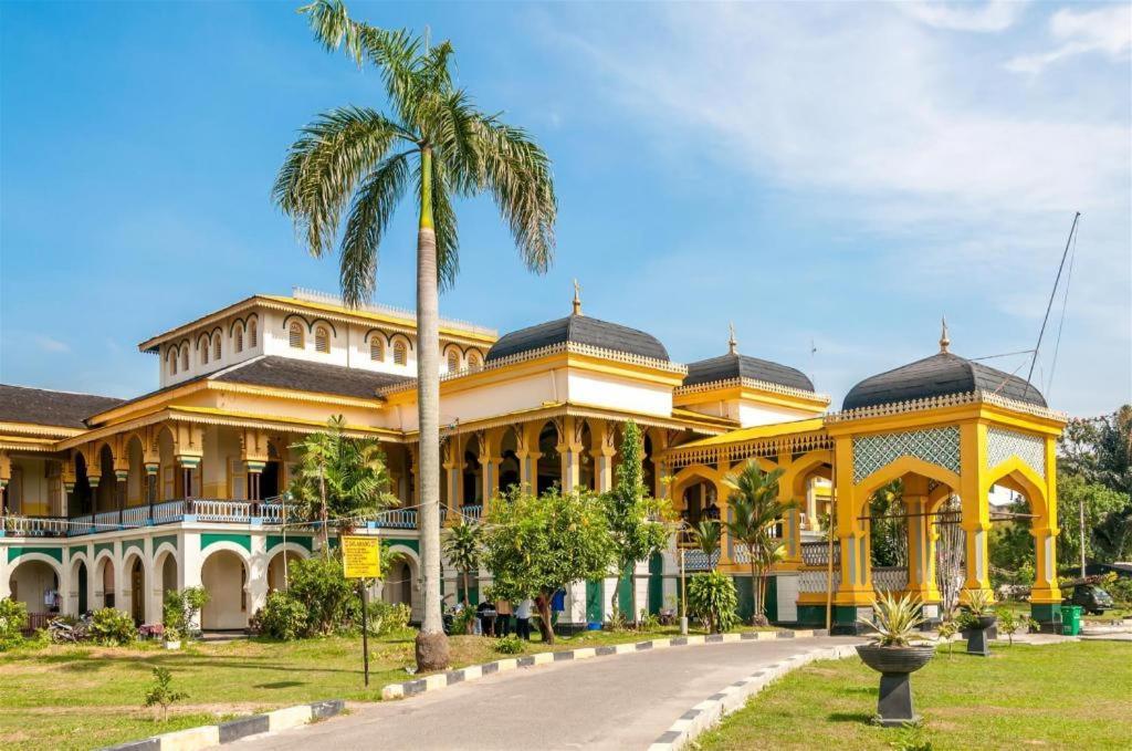 Oyo 990 Stadion Residence Syariah Medan Eksteriør bilde
